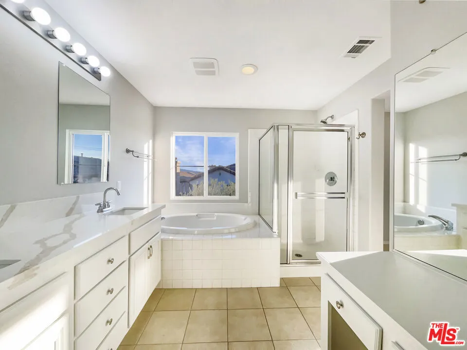 24130 Tango Drive, Valencia, California 91354 home-pic-20